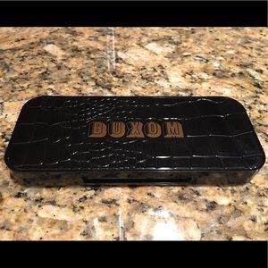 Buxom customizable eyeshadow palette!Taking offers